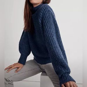 Madewell women’s Loretta sweater size small in navy